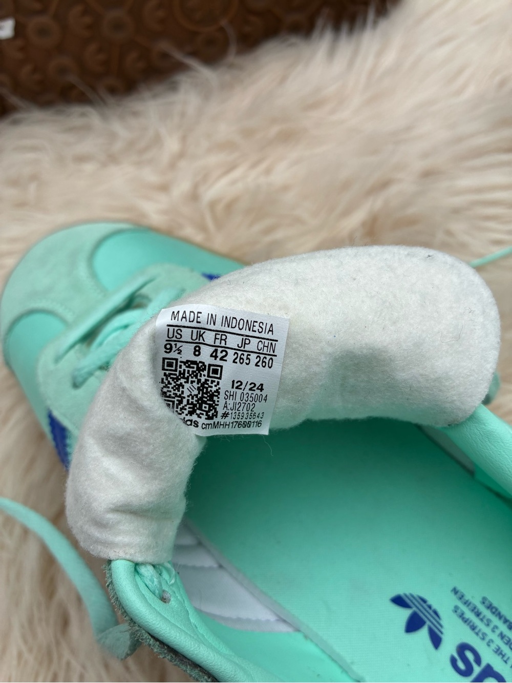 NWOT adidas GAZELLE BOLD SHOES
In Clear Mint/Lucid Blue/Gold Metallic
Size 9.5 - Picture 13 of 13